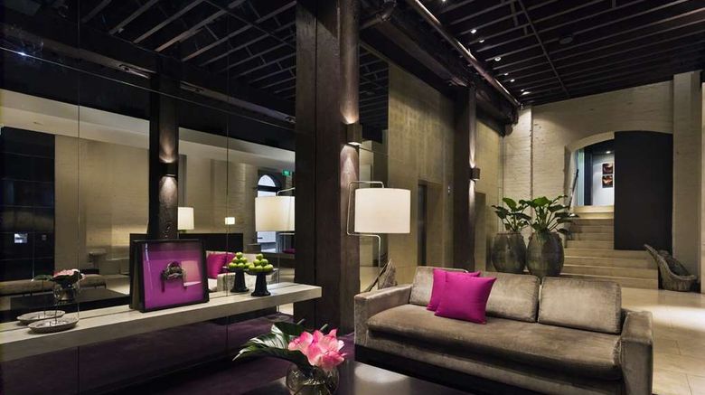 <b>Establishment Hotel Lobby</b>. Images powered by <a href="https://iceportal.shijigroup.com/" title="IcePortal" target="_blank">IcePortal</a>.