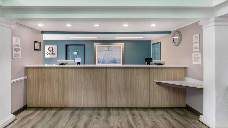Quality Inn Wilmington Lobby