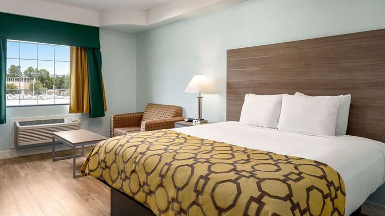 Baymont by Wyndham Kingwood Room