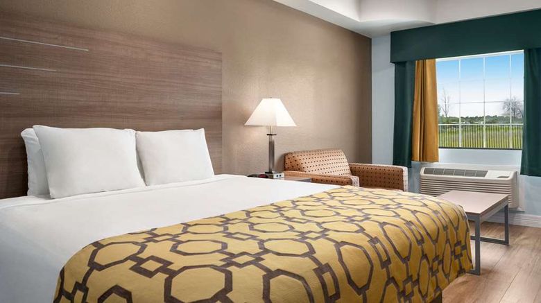 <b>Baymont by Wyndham Kingwood Room</b>. Images powered by <a href="https://iceportal.shijigroup.com/" title="IcePortal" target="_blank">IcePortal</a>.