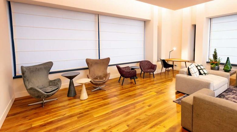 <b>Hotel Politeama Lobby</b>. Images powered by <a href="https://iceportal.shijigroup.com/" title="IcePortal" target="_blank">IcePortal</a>.