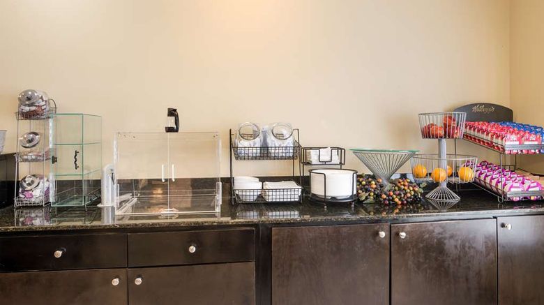 <b>Knights Inn Bunkie Restaurant</b>. Images powered by <a href="https://iceportal.shijigroup.com/" title="IcePortal" target="_blank">IcePortal</a>.