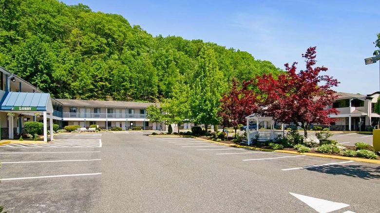<b>Americas Best Value Inn Torrington Exterior</b>. Images powered by <a href="https://iceportal.shijigroup.com/" title="IcePortal" target="_blank">IcePortal</a>.