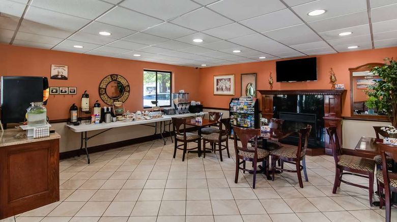 <b>Americas Best Value Inn Torrington Restaurant</b>. Images powered by <a href="https://iceportal.shijigroup.com/" title="IcePortal" target="_blank">IcePortal</a>.
