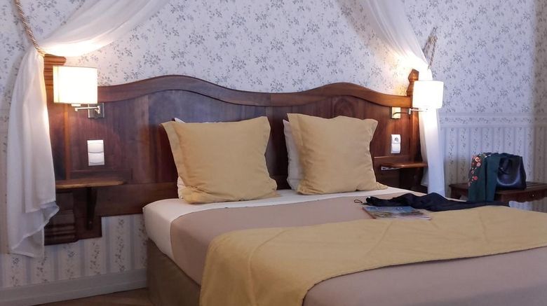 <b>Le Sphinx Hotel Room</b>. Images powered by <a href="https://iceportal.shijigroup.com/" title="IcePortal" target="_blank">IcePortal</a>.