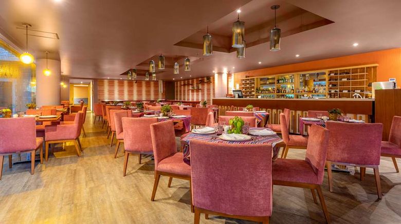 <b>Sonesta Hotel Bogota Restaurant</b>. Images powered by <a href="https://iceportal.shijigroup.com/" title="IcePortal" target="_blank">IcePortal</a>.