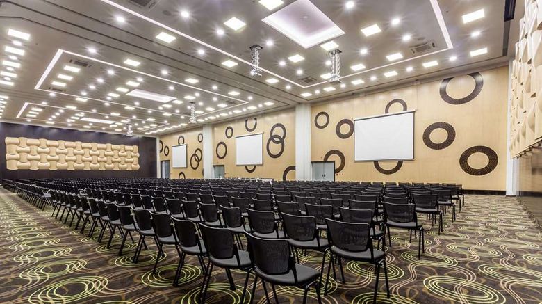 <b>Sonesta Pereira Hotel Meeting</b>. Images powered by <a href="https://iceportal.shijigroup.com/" title="IcePortal" target="_blank">IcePortal</a>.