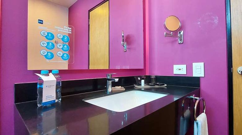<b>Sonesta Pereira Hotel Room</b>. Images powered by <a href="https://iceportal.shijigroup.com/" title="IcePortal" target="_blank">IcePortal</a>.