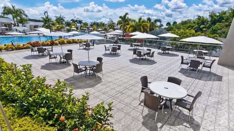<b>Sonesta Pereira Hotel Pool</b>. Images powered by <a href="https://iceportal.shijigroup.com/" title="IcePortal" target="_blank">IcePortal</a>.