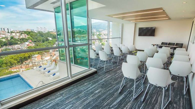 <b>Sonesta Hotel Bucaramanga Meeting</b>. Images powered by <a href="https://iceportal.shijigroup.com/" title="IcePortal" target="_blank">IcePortal</a>.