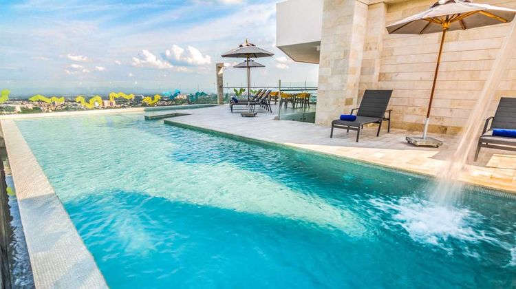 Sonesta Hotel Ibague Pool