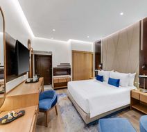 Sonesta Hotel Tower & Casino Room