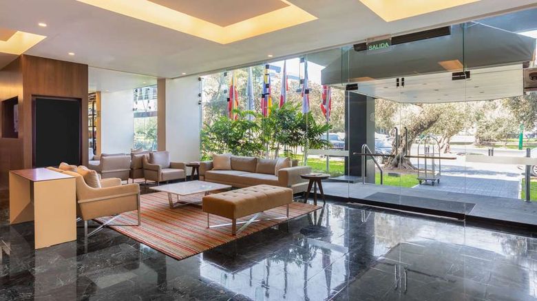 <b>Sonesta Hotel El Olivar Lobby</b>. Images powered by <a href="https://iceportal.shijigroup.com/" title="IcePortal" target="_blank">IcePortal</a>.