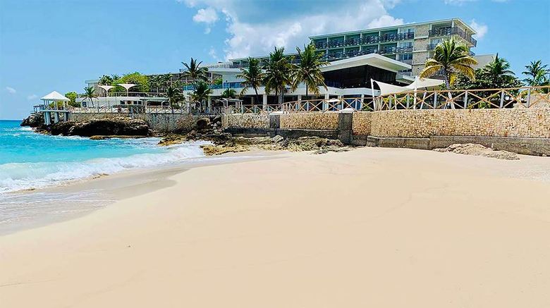 <b>Sonesta Ocean Point Resort Beach</b>. Images powered by <a href="https://iceportal.shijigroup.com/" title="IcePortal" target="_blank">IcePortal</a>.