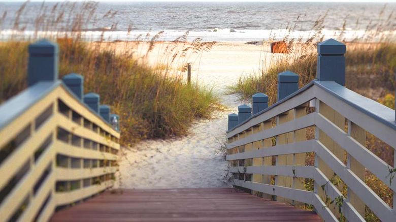 <b>Sonesta Resort Hilton Head Island Beach</b>. Images powered by <a href="https://iceportal.shijigroup.com/" title="IcePortal" target="_blank">IcePortal</a>.