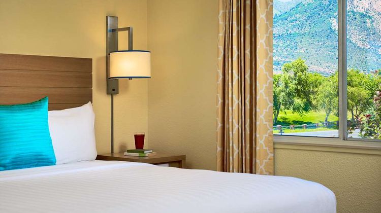 Sonesta Simply Suites Dublin Columbus Suite