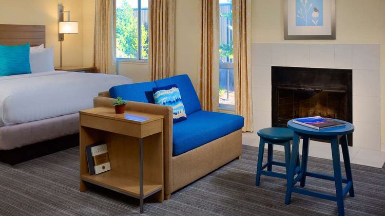 Sonesta Simply Suites Dublin Columbus Suite
