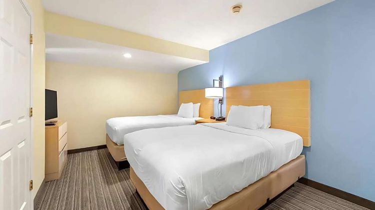 Sonesta ES Suites Cincinnati-Sharonville Suite