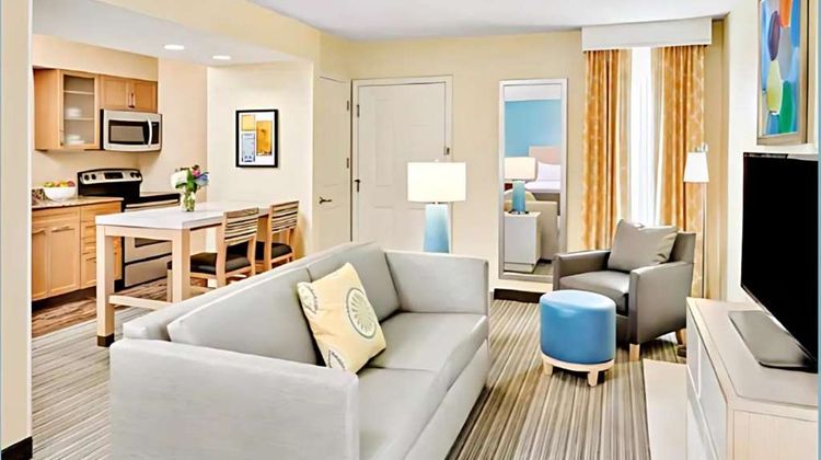 Sonesta ES Suites Cincinnati-Sharonville Suite