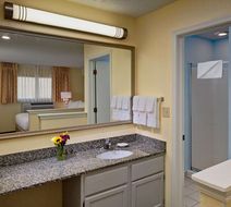 Sonesta ES Suites Omaha Room