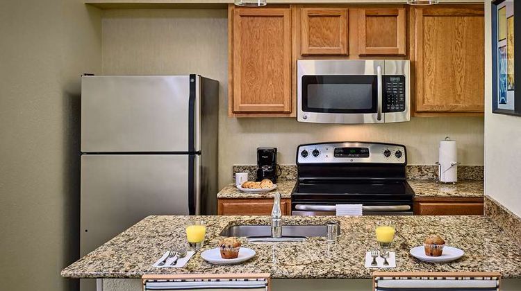 Sonesta Simply Suites Memphis East Suite