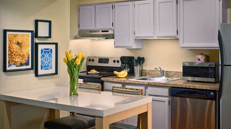Sonesta Simply Suites Memphis East Room