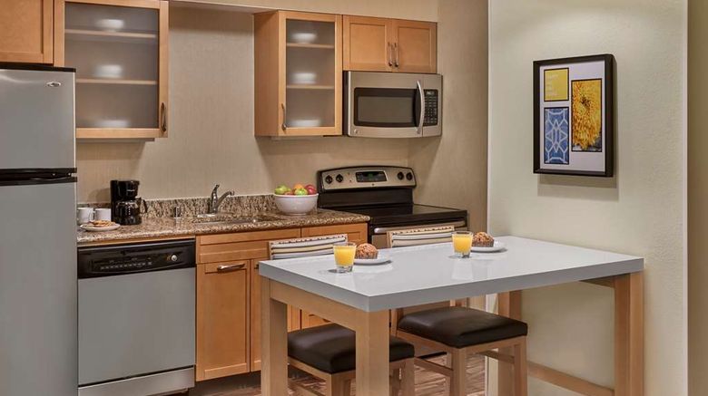 <b>Sonesta ES Suites St Louis-Chesterfield Suite</b>. Images powered by <a href="https://iceportal.shijigroup.com/" title="IcePortal" target="_blank">IcePortal</a>.