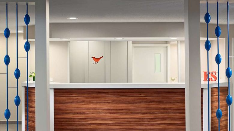 Sonesta ES Suites St Louis-Chesterfield Lobby. Images powered by <a href="https://iceportal.shijigroup.com" target="_blank" rel="noopener">Ice Portal</a>.