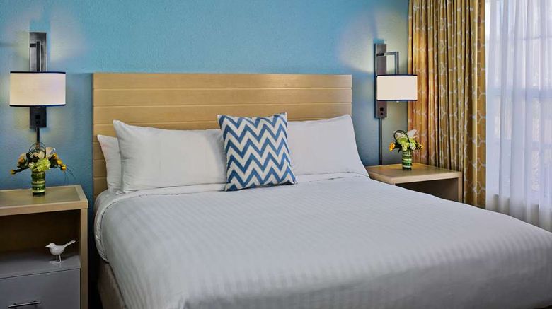 <b>Sonesta ES Suites St Louis-Chesterfield Suite</b>. Images powered by <a href="https://iceportal.shijigroup.com/" title="IcePortal" target="_blank">IcePortal</a>.