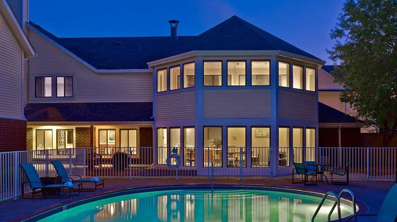 <b>Sonesta ES Suites Cleveland Airport Pool</b>. Images powered by <a href="https://iceportal.shijigroup.com/" title="IcePortal" target="_blank">IcePortal</a>.