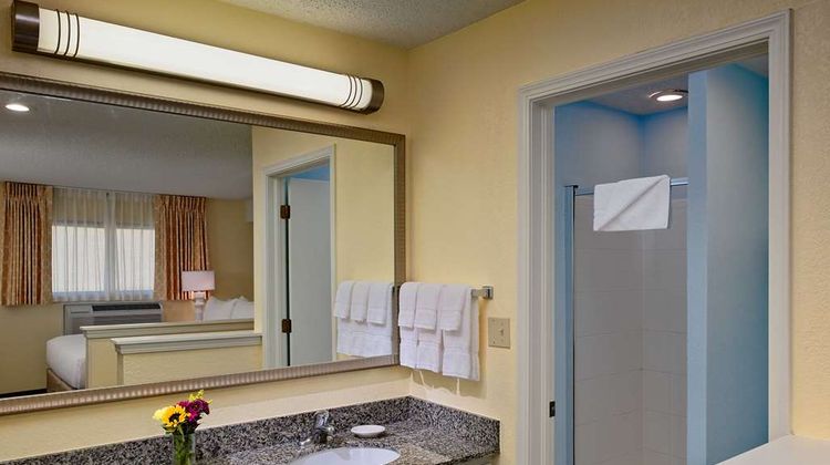 Sonesta Simply Suites Cleveland Westlake Room
