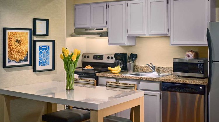 Sonesta Simply Suites Cleveland Westlake Suite