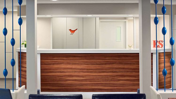 Sonesta Simply Suites Cleveland Westlake Lobby