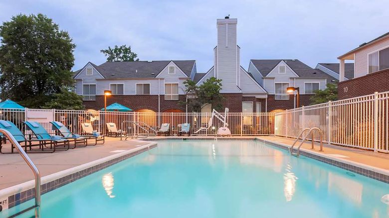 <b>Sonesta ES Suites Cincinnati-Blue Ash Pool</b>. Images powered by <a href="https://iceportal.shijigroup.com/" title="IcePortal" target="_blank">IcePortal</a>.