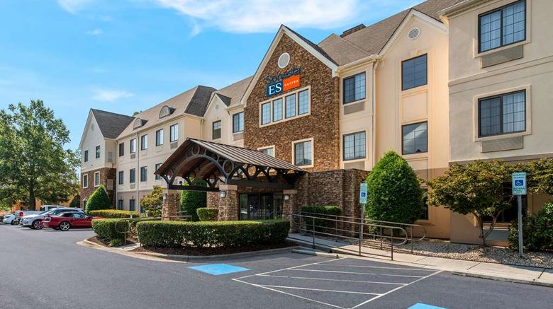 <b>Sonesta ES Suites Charlotte Arrowood Room</b>. Images powered by <a href="https://iceportal.shijigroup.com/" title="IcePortal" target="_blank">IcePortal</a>.