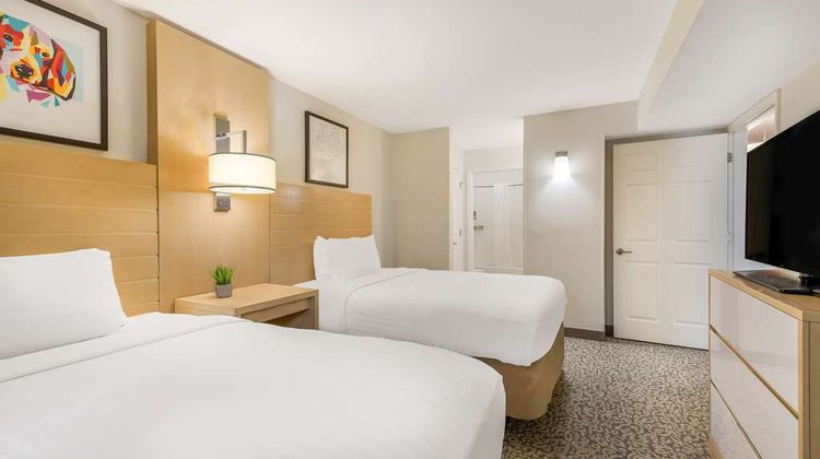 Sonesta ES Suites Charlotte Arrowood Restaurant