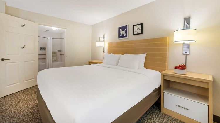 Sonesta ES Suites Charlotte Arrowood Lobby