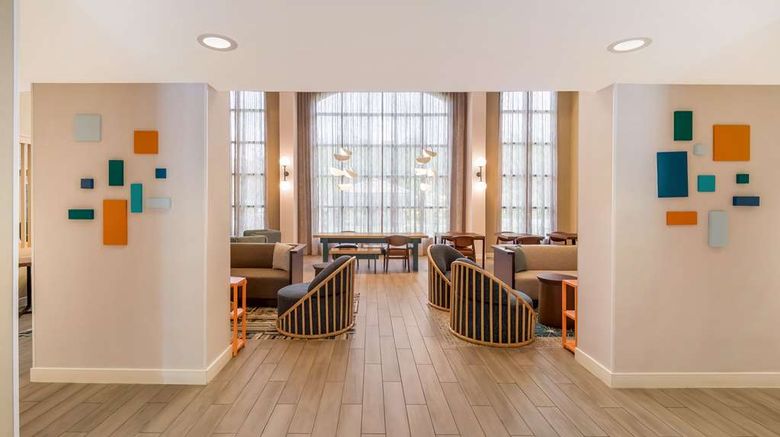 <b>Sonesta ES Suites Andover Boston Lobby</b>. Images powered by <a href="https://iceportal.shijigroup.com/" title="IcePortal" target="_blank">IcePortal</a>.