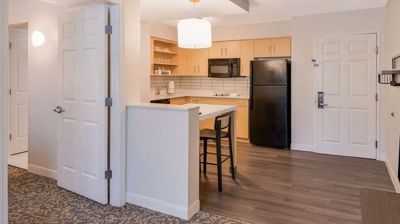 <b>Sonesta ES Suites Andover Boston Suite</b>. Images powered by <a href="https://iceportal.shijigroup.com/" title="IcePortal" target="_blank">IcePortal</a>.