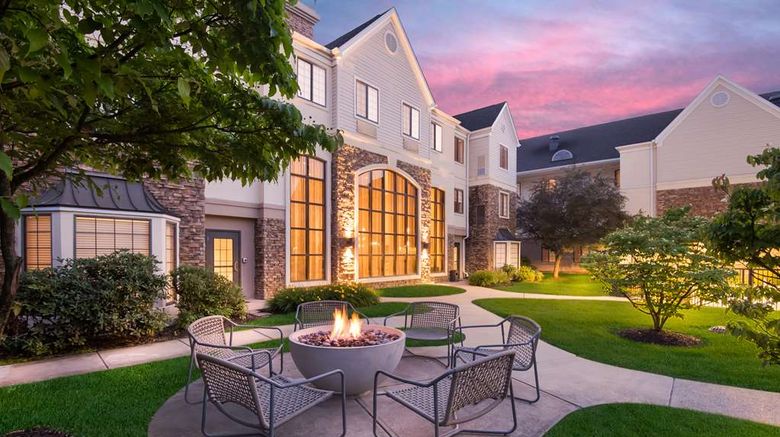 <b>Sonesta ES Suites Andover Boston Pool</b>. Images powered by <a href="https://iceportal.shijigroup.com/" title="IcePortal" target="_blank">IcePortal</a>.