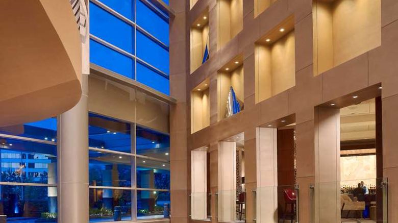 <b>The Royal Sonesta Houston Galleria Lobby</b>. Images powered by <a href="https://iceportal.shijigroup.com/" title="IcePortal" target="_blank">IcePortal</a>.