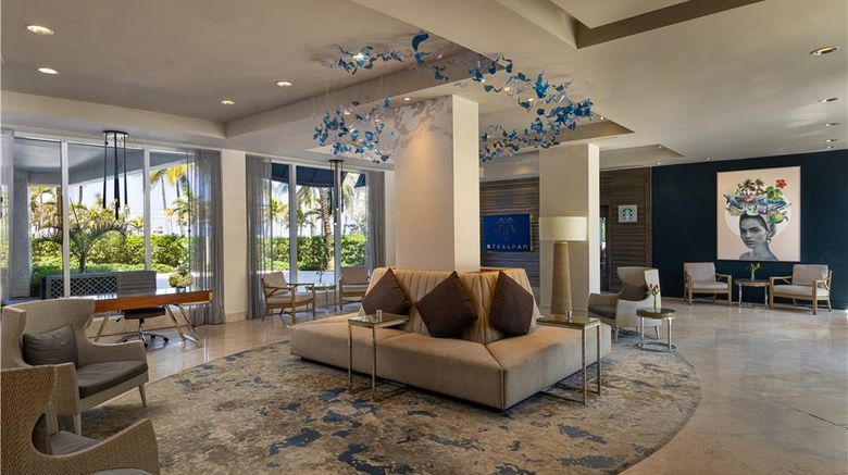 <b>Sonesta Fort Lauderdale Beach Lobby</b>. Images powered by <a href="https://iceportal.shijigroup.com/" title="IcePortal" target="_blank">IcePortal</a>.