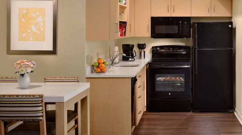 <b>Sonesta ES Suites Somerset Suite</b>. Images powered by <a href="https://iceportal.shijigroup.com/" title="IcePortal" target="_blank">IcePortal</a>.