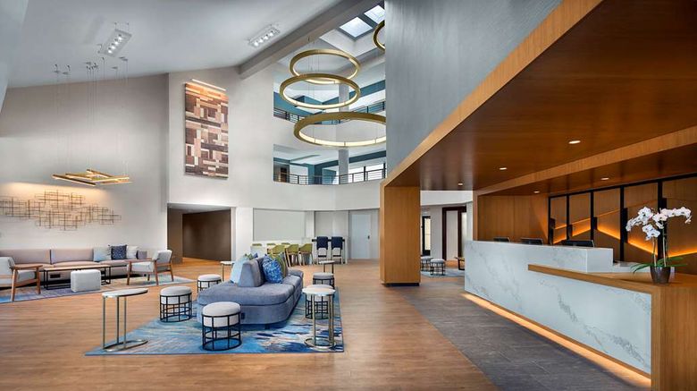 <b>Sonesta Silicon Valley Lobby</b>. Images powered by <a href="https://iceportal.shijigroup.com/" title="IcePortal" target="_blank">IcePortal</a>.