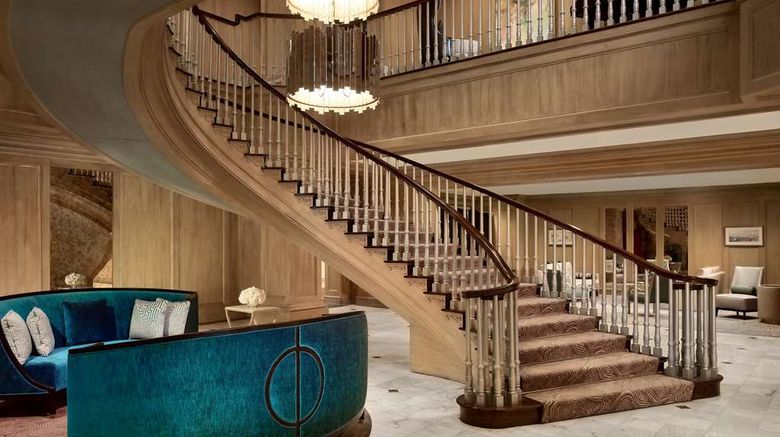 <b>The Royal Sonesta Harbor Court Baltimore Lobby</b>. Images powered by <a href="https://iceportal.shijigroup.com/" title="IcePortal" target="_blank">IcePortal</a>.