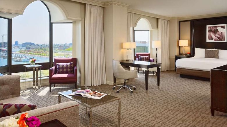 <b>The Royal Sonesta Harbor Court Baltimore Room</b>. Images powered by <a href="https://iceportal.shijigroup.com/" title="IcePortal" target="_blank">IcePortal</a>.