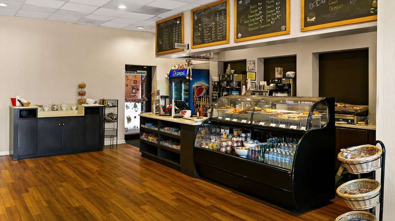 <b>The Royal Sonesta Harbor Court Baltimore Restaurant</b>. Images powered by <a href="https://iceportal.shijigroup.com/" title="IcePortal" target="_blank">IcePortal</a>.