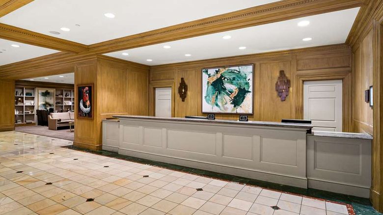 <b>The Royal Sonesta Harbor Court Baltimore Lobby</b>. Images powered by <a href="https://iceportal.shijigroup.com/" title="IcePortal" target="_blank">IcePortal</a>.