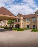 GuestHouse Inn & Suites Lexington