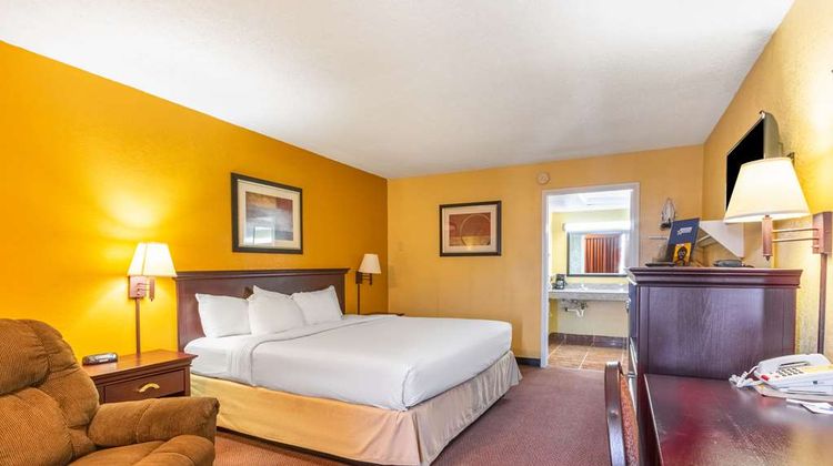 Americas Best Value Inn Elk City Room